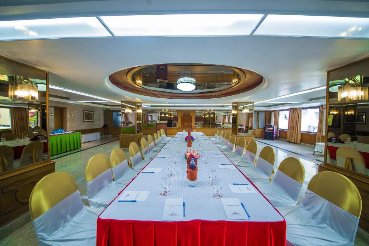Hotel The Renai Cochin à Kochi Extérieur photo