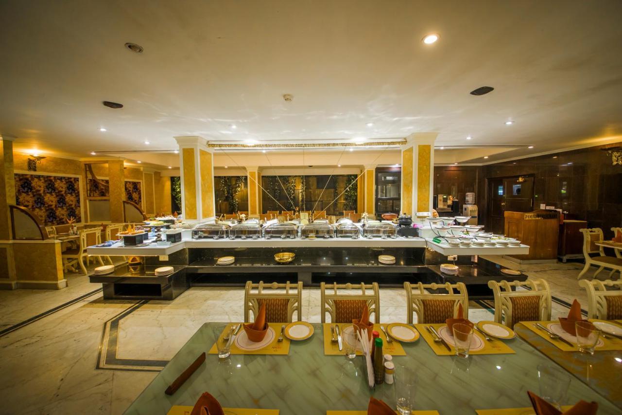 Hotel The Renai Cochin à Kochi Extérieur photo