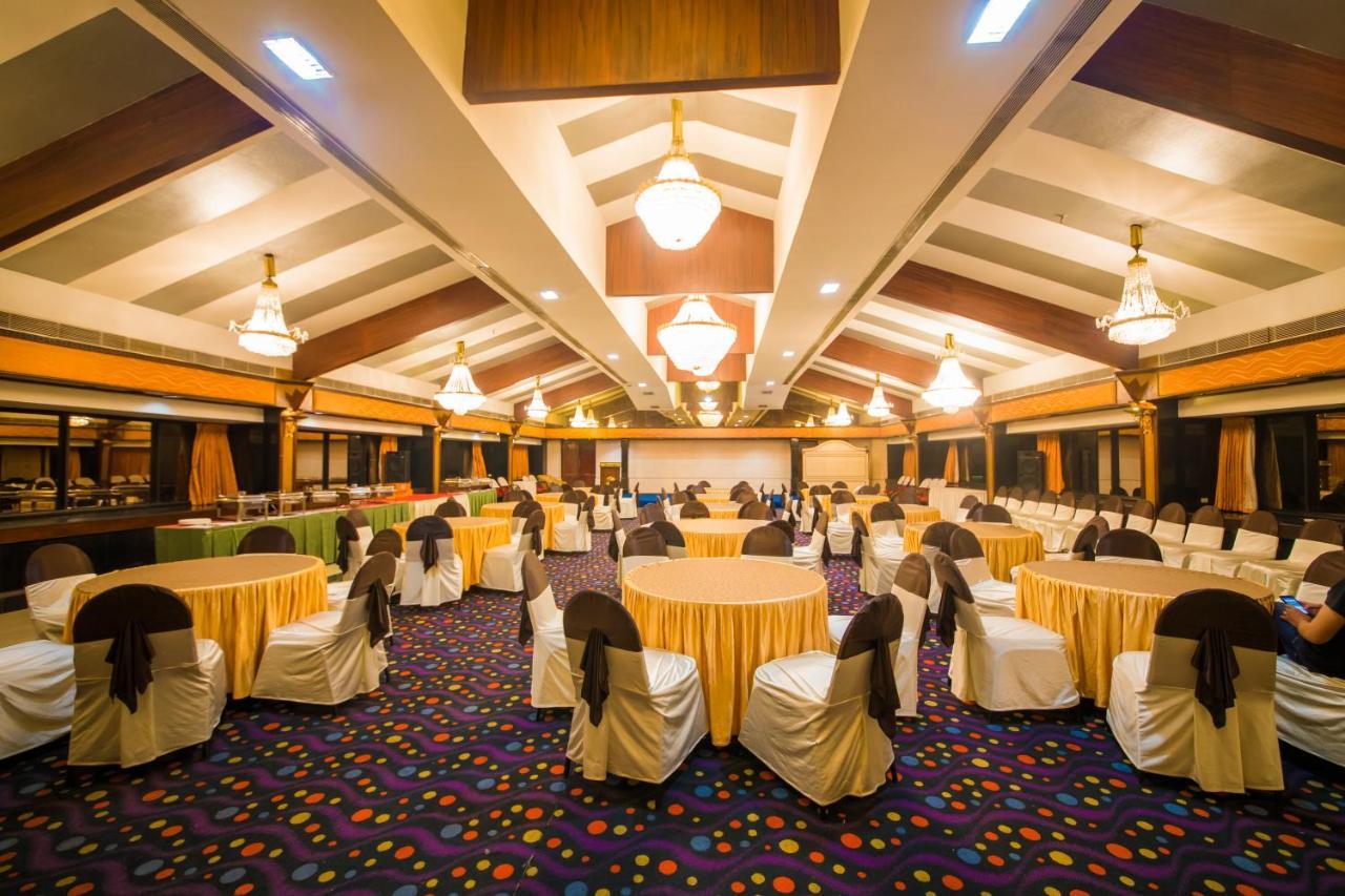 Hotel The Renai Cochin à Kochi Extérieur photo