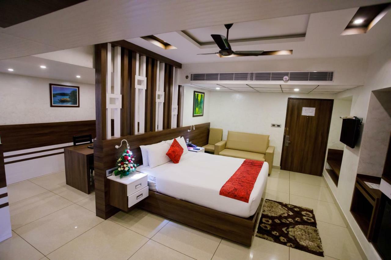 Hotel The Renai Cochin à Kochi Extérieur photo