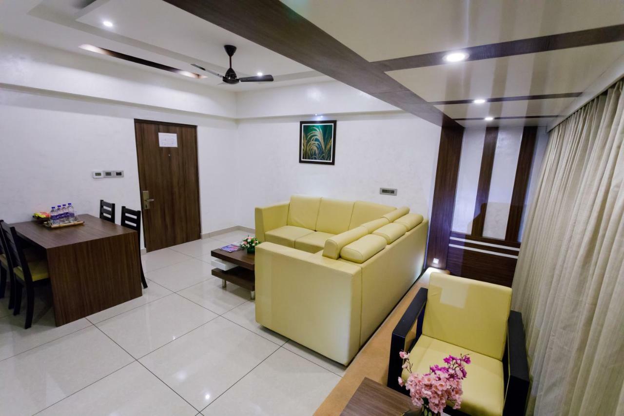 Hotel The Renai Cochin à Kochi Extérieur photo