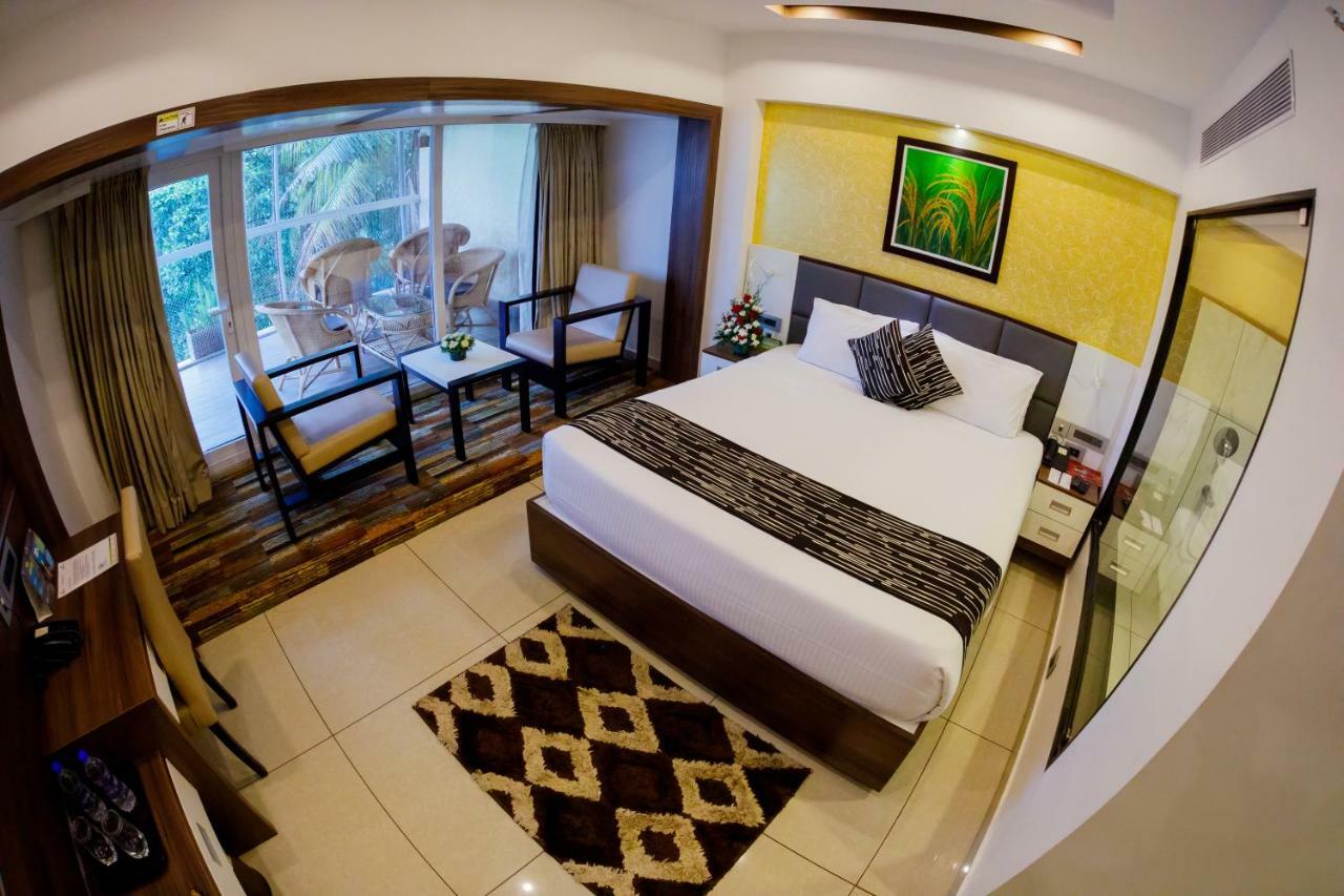 Hotel The Renai Cochin à Kochi Extérieur photo