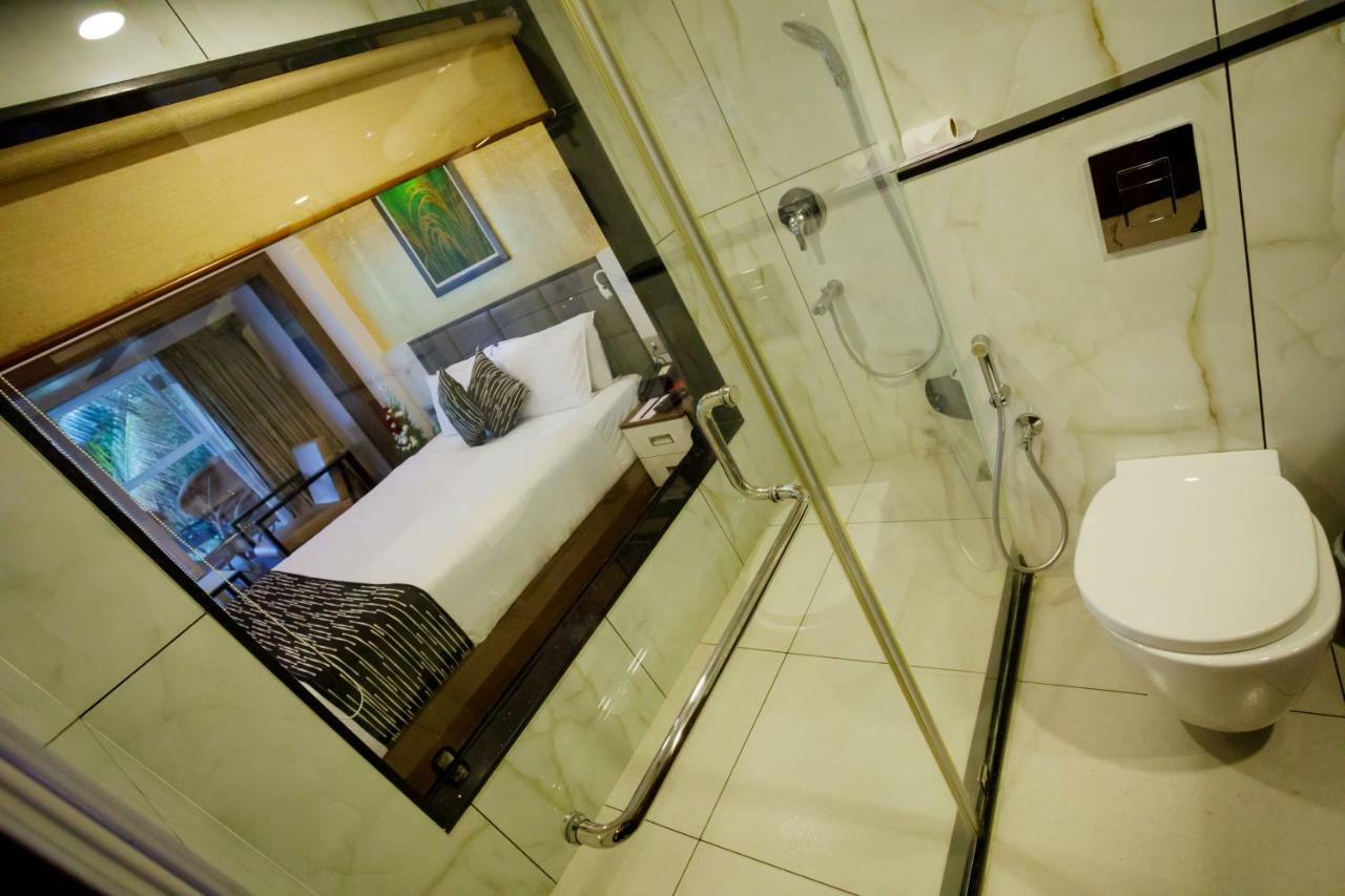 Hotel The Renai Cochin à Kochi Extérieur photo